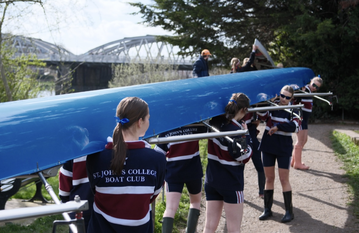 Taking to the Tideway: The Women’s Eights Head of the River Race